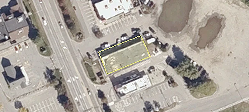 Retail Space in Cook's Corner