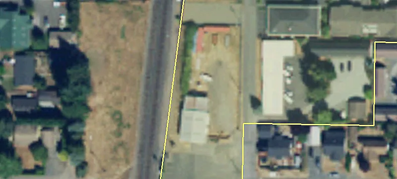 Fenced Yard Near I-5