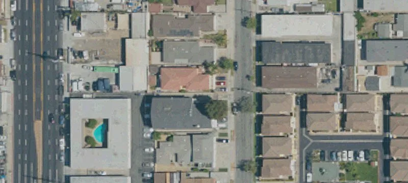 Hawthorne Warehouse with Fenced Yard