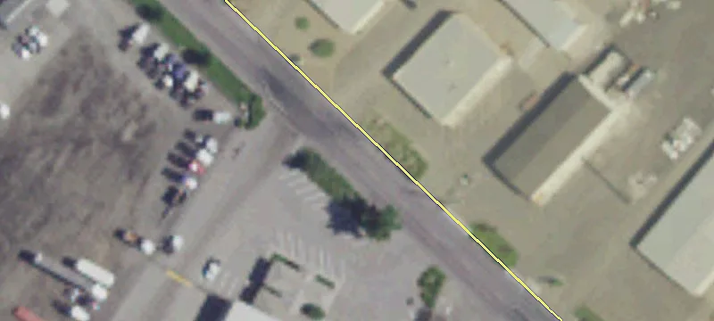 Pasco Shop with Fenced Yard