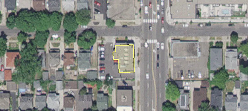 Retail Space on Snelling Avenue