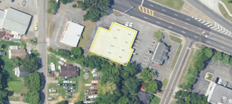 Commercial Building on SpringHill Avenue