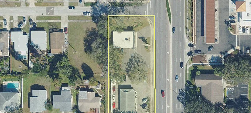 Prime Retail Building with Land