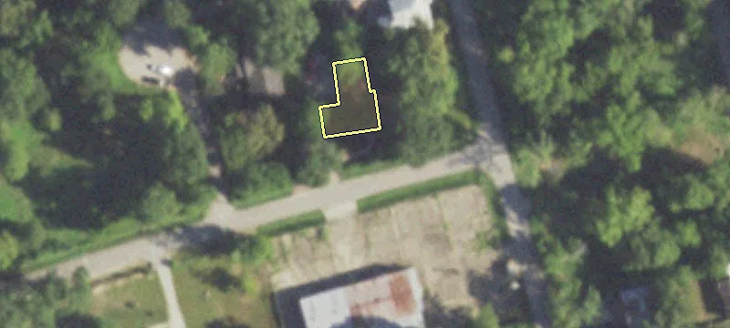 Unrestricted Land in Growing Area