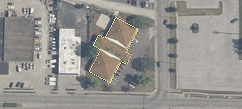 Freestanding Commercial Building Near I-65