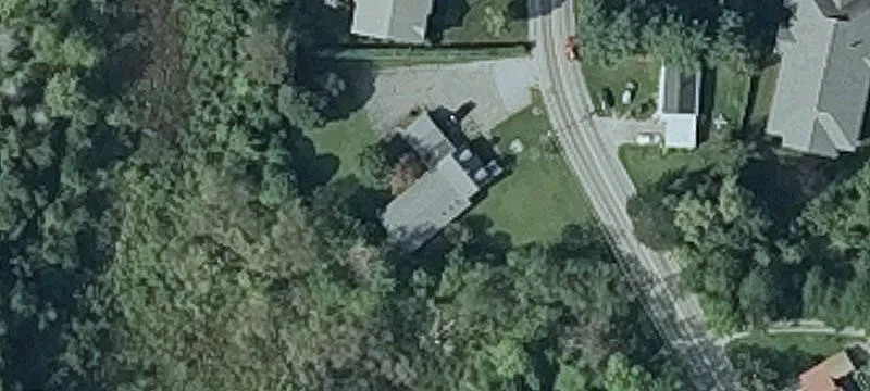 Single-Floor Office Building For Lease