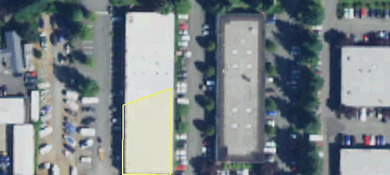 Redmond Commercial Space with Parking
