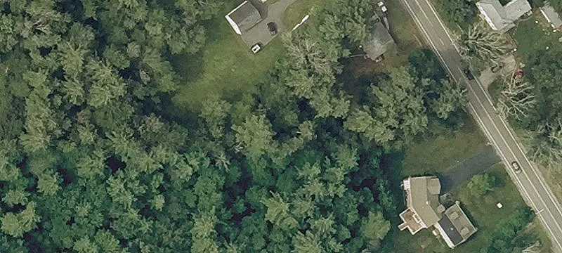 Commercial Building on Corner Lot