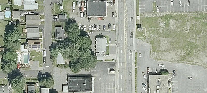 Mixed-Use Property on Newport Avenue