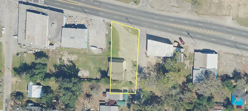 Retail Property on Mobile Highway