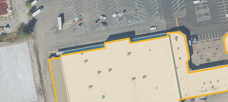 Spacious Commercial Building For Lease