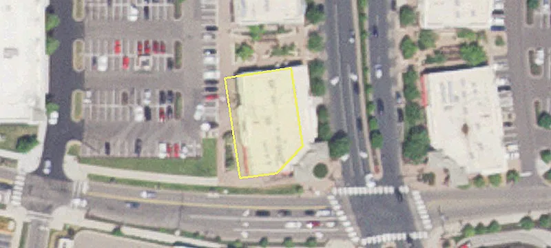 Retail Space in Maple Grove