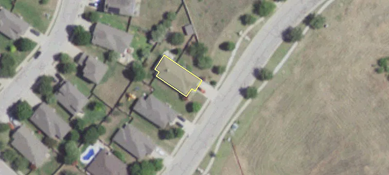 Corner Land Parcel on 183