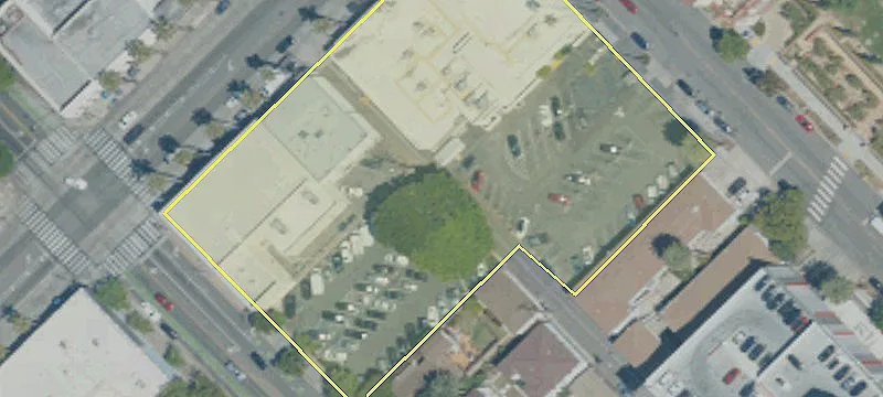 Retail Building on Wilshire Boulevard