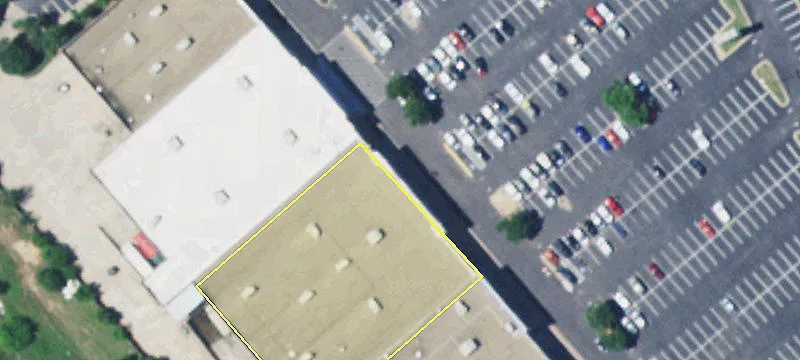 Prominent Retail Space on Parkway