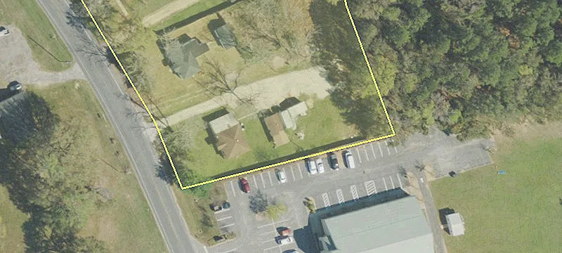 Pensacola Commercial Property with Yard