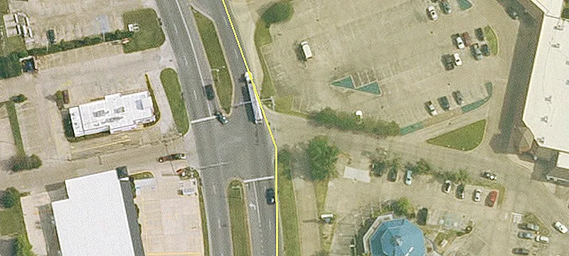 Retail Space in Laplace Center