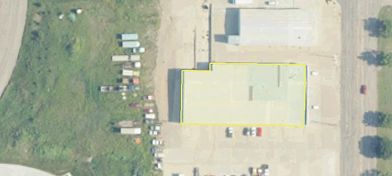 Spacious Warehouse with Extensive Features