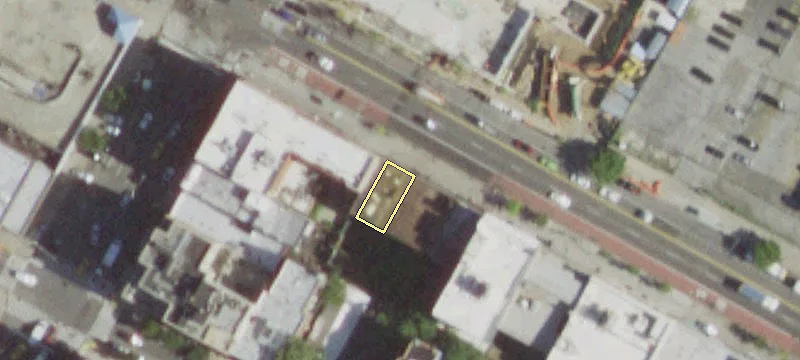 Retail Space in Harlem Corridor