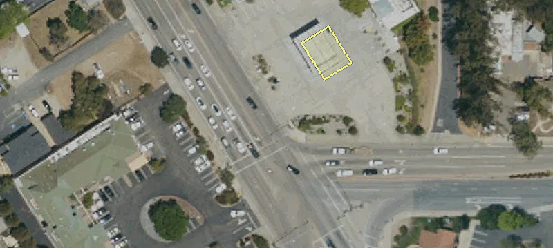 Retail Space in Crossroads Center