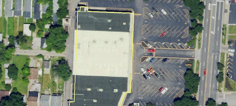 Former Grocery Store For Lease