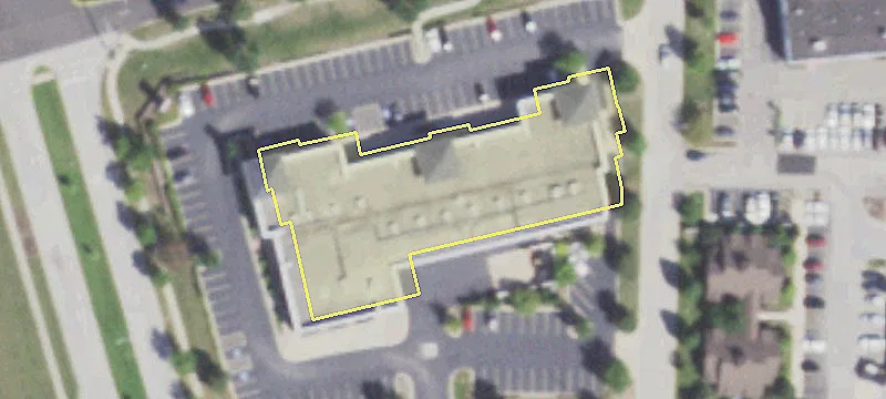 Upscale Retail Space Near Mall