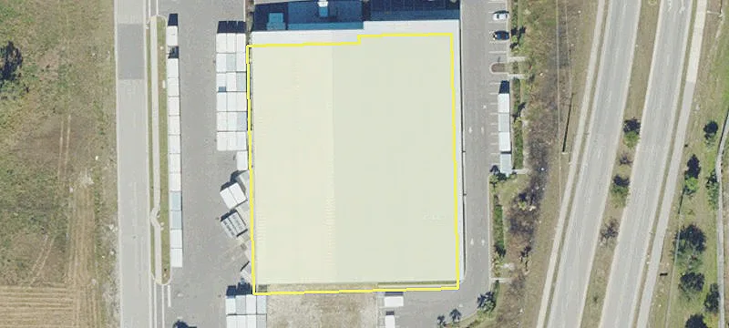 Industrial Building on 2.76 Acres