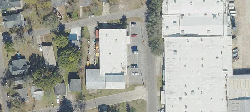 Industrial Property with Mechanic Shop