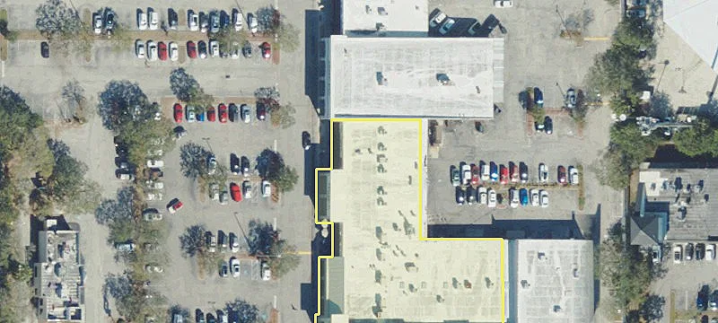 Retail Spaces in Anchored Center