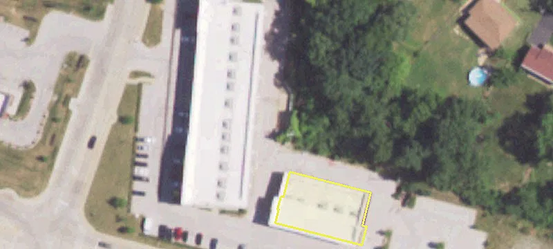 Retail Space with Signalized Access