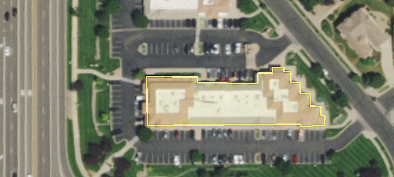Well-Maintained Shopping Center For Sale