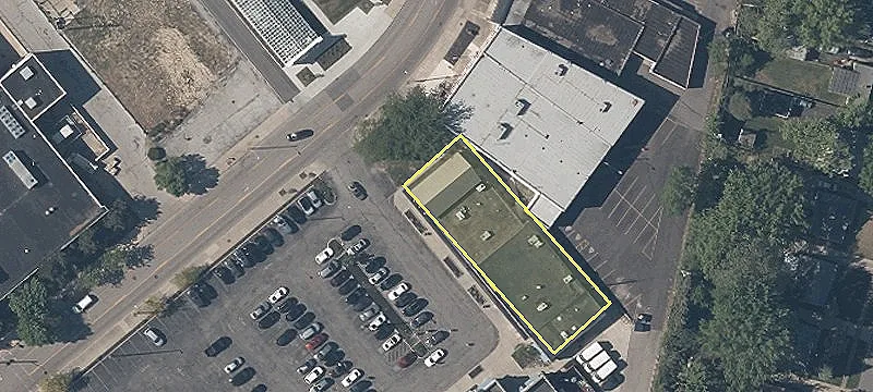 Retail Space in Busy Center