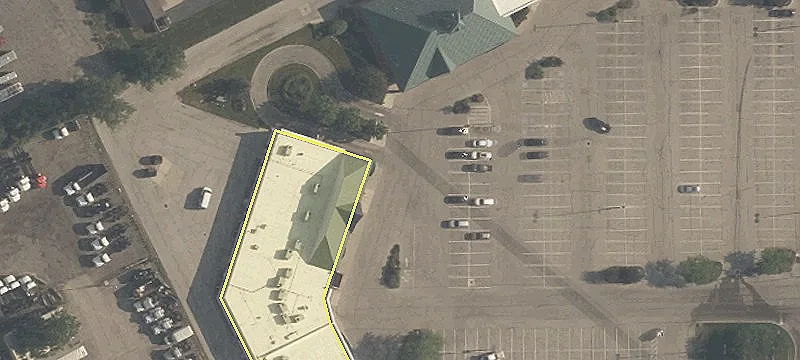Retail Space with Excellent Visibility