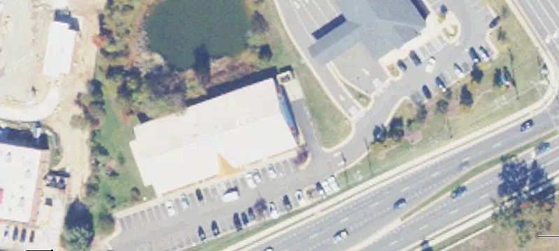 Visible Retail/Office Building For Rent