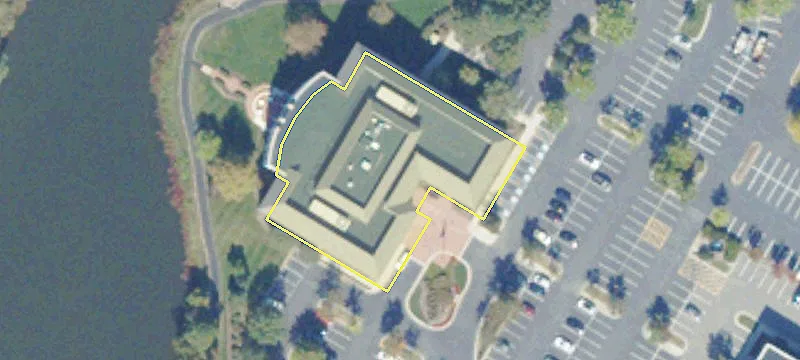 Lakefront Office Building For Lease