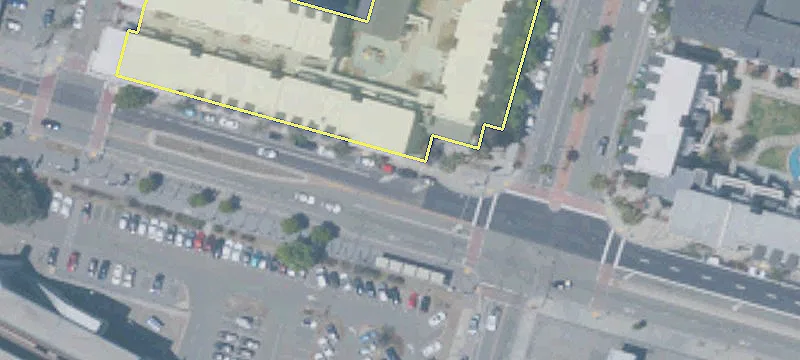 Retail Space with High Visibility