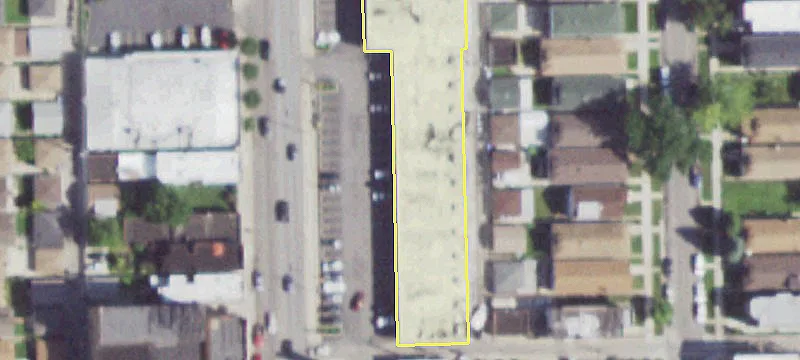 Well-Leased Shopping Center on Kedzie