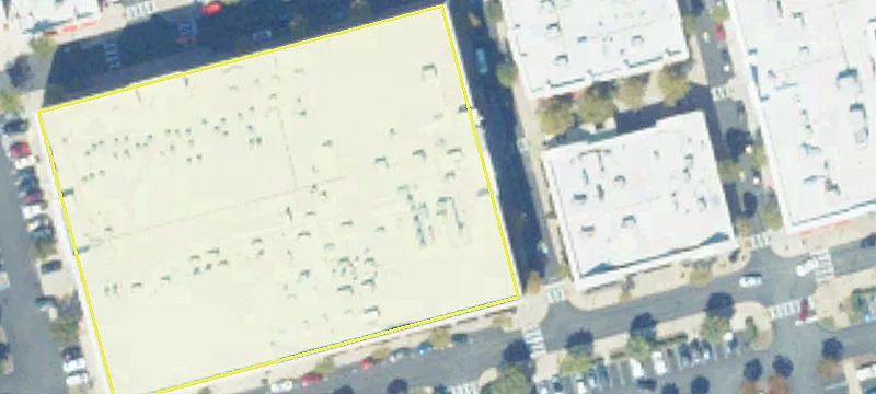 Retail Space in Peninsula Town