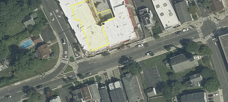 Retail Space in Luxury Development