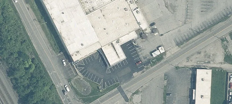 Columbus Warehouse with Ample Parking