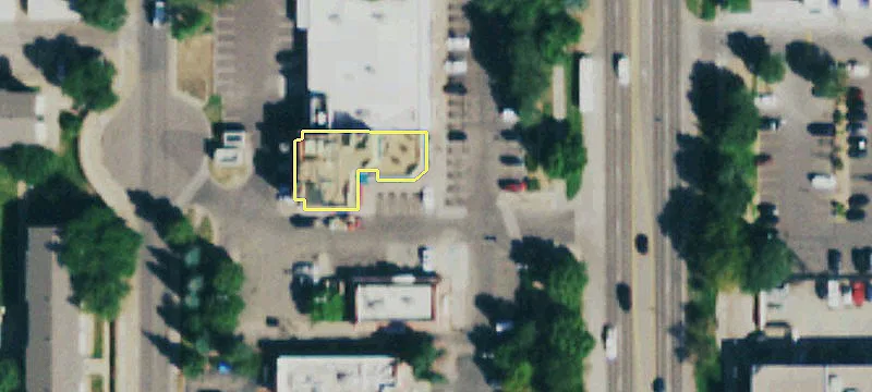 Retail Space with High Visibility
