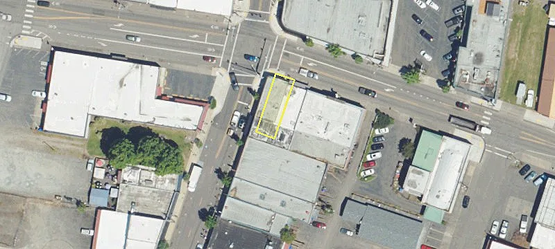 Retail Space in Cascade Center