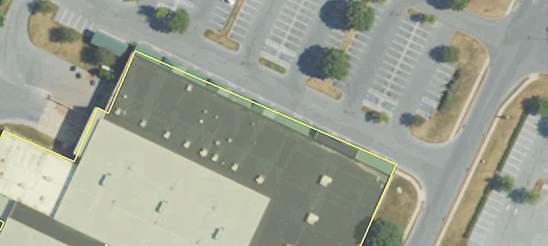 Retail Space in Sharp Plaza