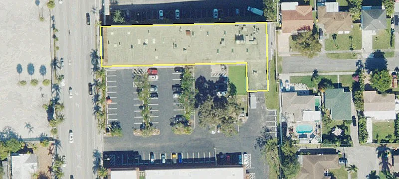 Retail Space on Federal Hwy