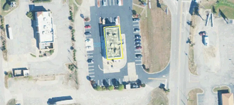 Retail/Restaurant Space with High Exposure