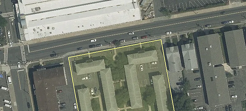 Retail Space in Grocery-Anchored Center