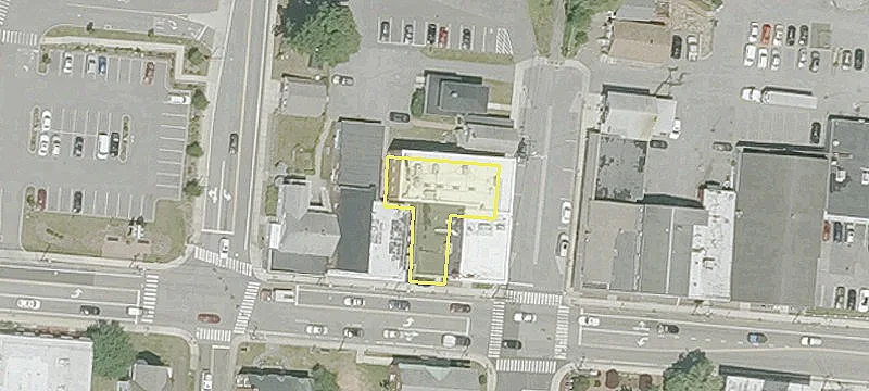 Mixed-Use Building in Historic Clinton