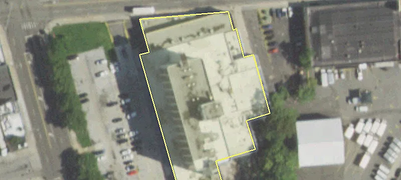 Retail Space with High Visibility