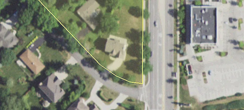 Retail Space at Signalized Intersection