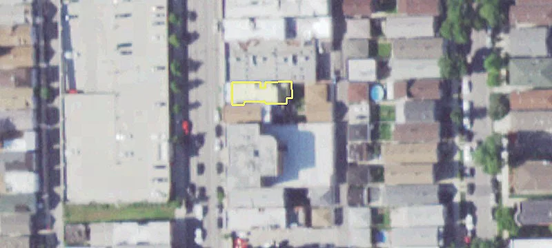 Renovated Mixed-Use Building For Sale